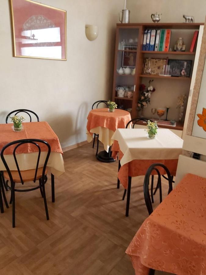 Hotel Centrale Chiusi Luaran gambar