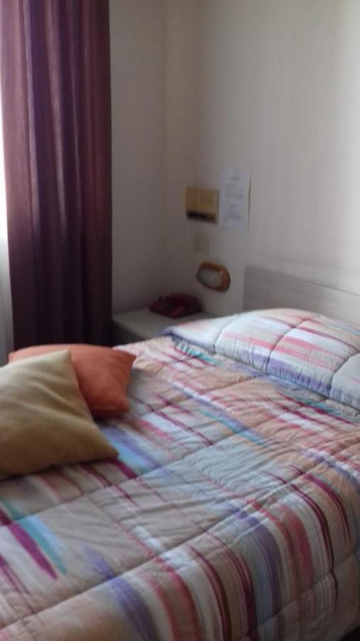 Hotel Centrale Chiusi Luaran gambar