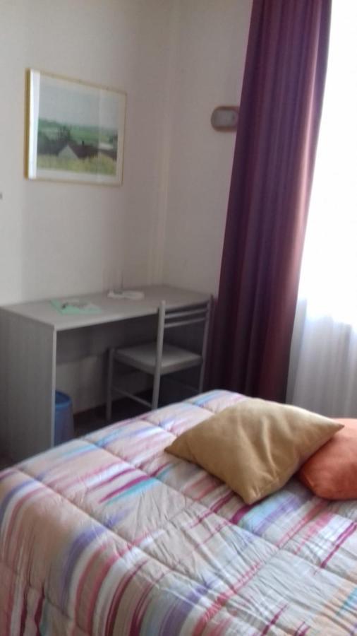 Hotel Centrale Chiusi Luaran gambar
